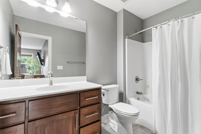 511 21st Place NE, Kasson, MN 55944