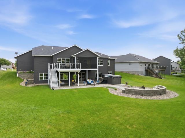 511 21st Place NE, Kasson, MN 55944