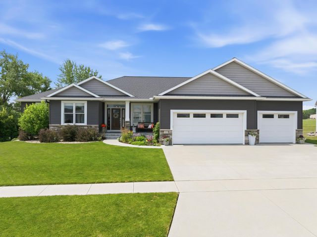 511 21st Place NE, Kasson, MN 55944