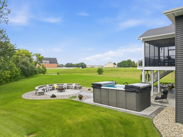 511 21st Place NE, Kasson, MN 55944