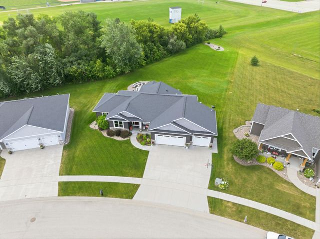 511 21st Place NE, Kasson, MN 55944