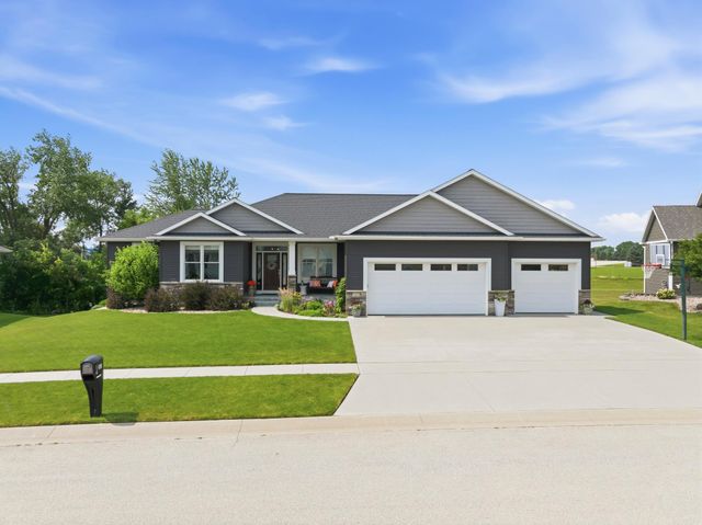 511 21st Place NE, Kasson, MN 55944