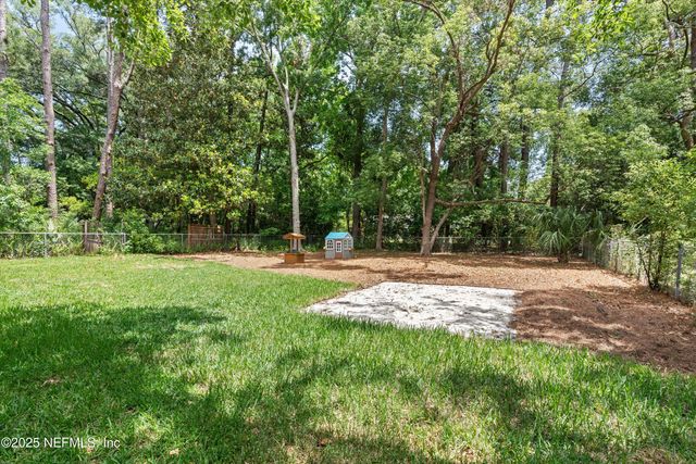 2021 LAKE WEIR Avenue, Jacksonville, FL 32210