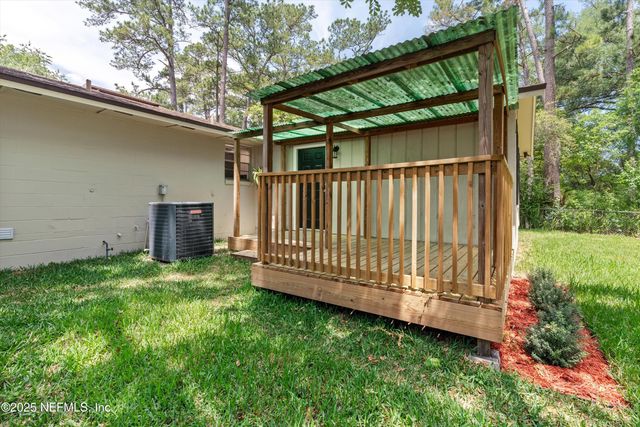 2021 LAKE WEIR Avenue, Jacksonville, FL 32210