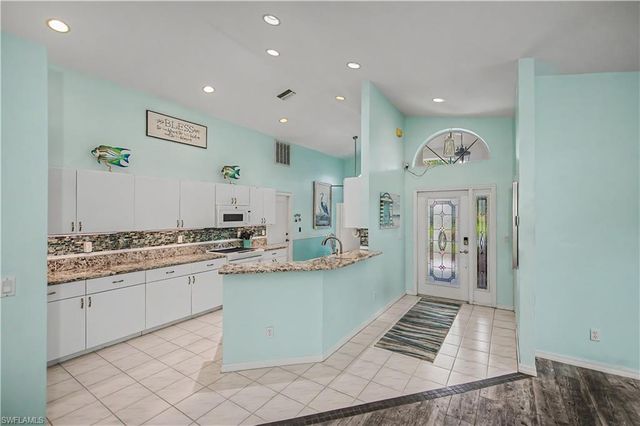 3474 Clubview DR, North Fort Myers, FL 33917