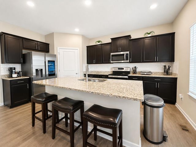 438 Faulkner Drive, Lithopolis, OH 43136