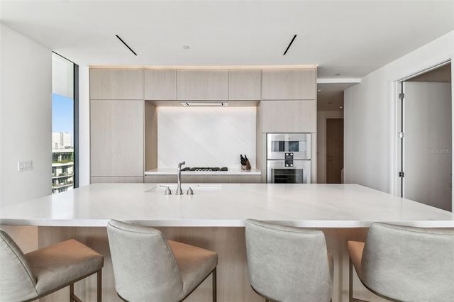 1000 WATER STREET 2202, Tampa, FL 33602