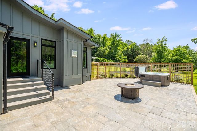 150 Shope Creek Road, Asheville, NC 28805
