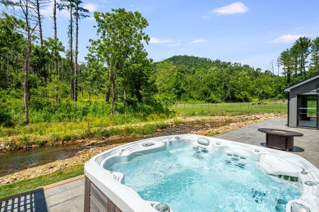 150 Shope Creek Road, Asheville, NC 28805