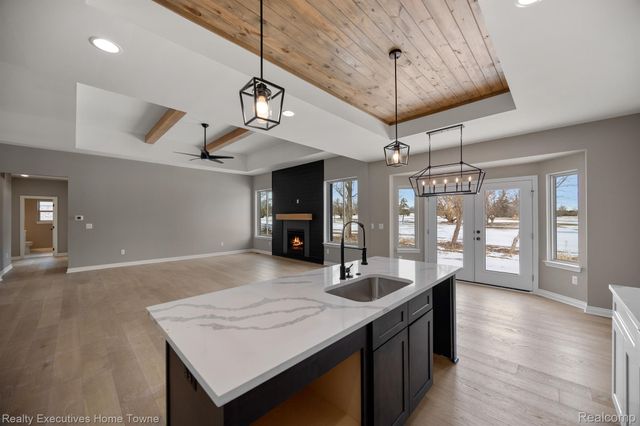 35873 GLENVILLE Drive, New Baltimore, MI 48047