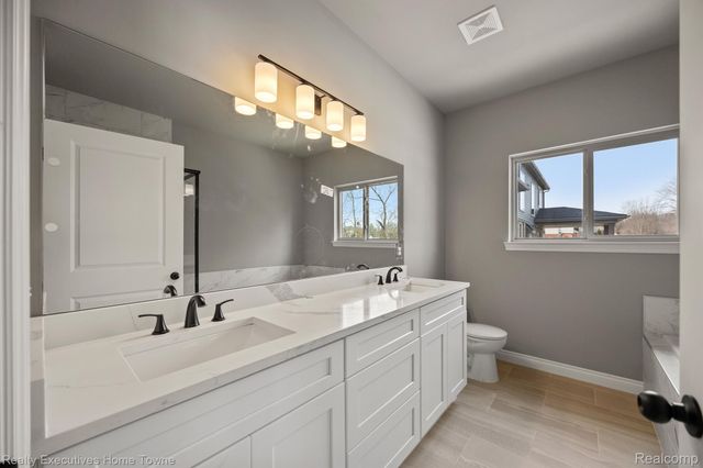 35873 GLENVILLE Drive, New Baltimore, MI 48047