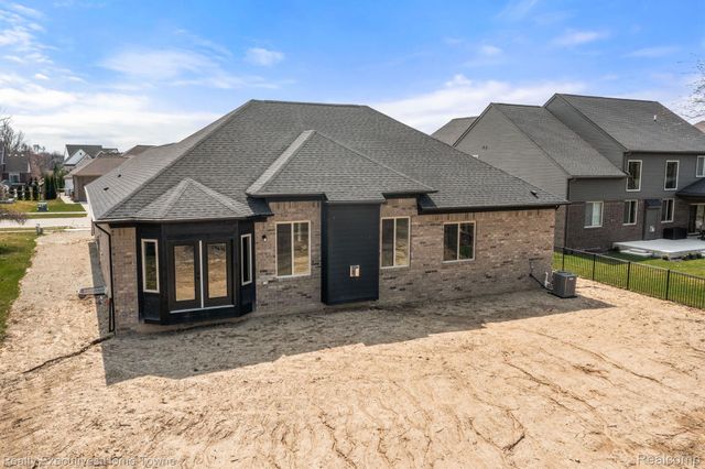 35873 GLENVILLE Drive, New Baltimore, MI 48047