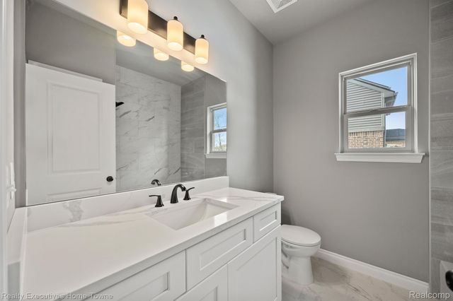 35873 GLENVILLE Drive, New Baltimore, MI 48047