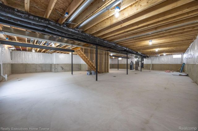 35873 GLENVILLE Drive, New Baltimore, MI 48047