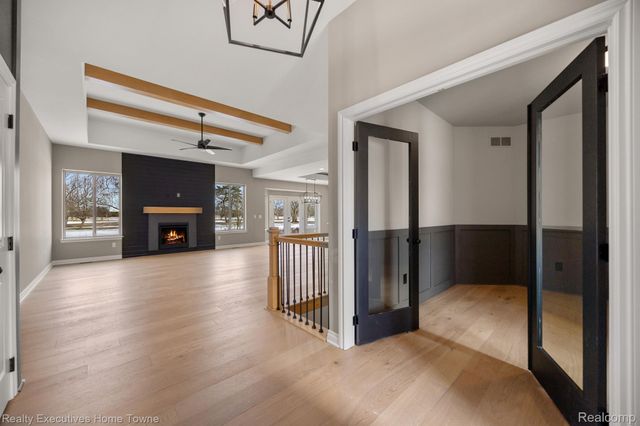 35873 GLENVILLE Drive, New Baltimore, MI 48047