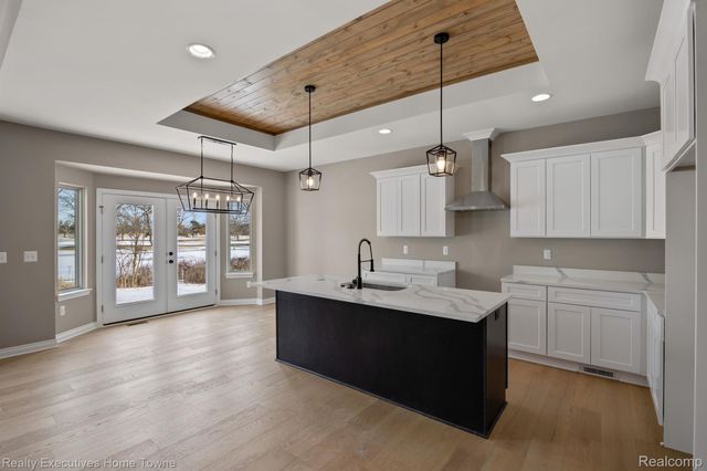 35873 GLENVILLE Drive, New Baltimore, MI 48047