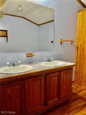 1324 Lake Vue Drive, Roaming Shores, OH 44085