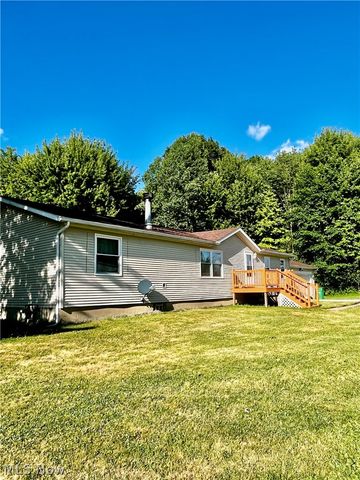 1324 Lake Vue Drive, Roaming Shores, OH 44085