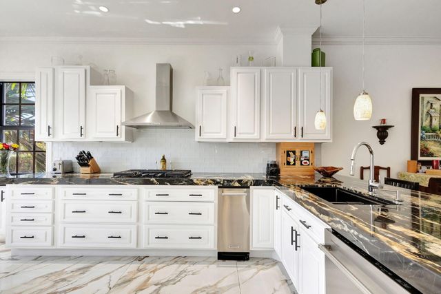 301 Del Sol Circle, Tequesta, FL 33469