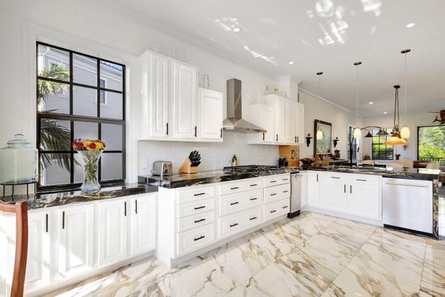 301 Del Sol Circle, Tequesta, FL 33469