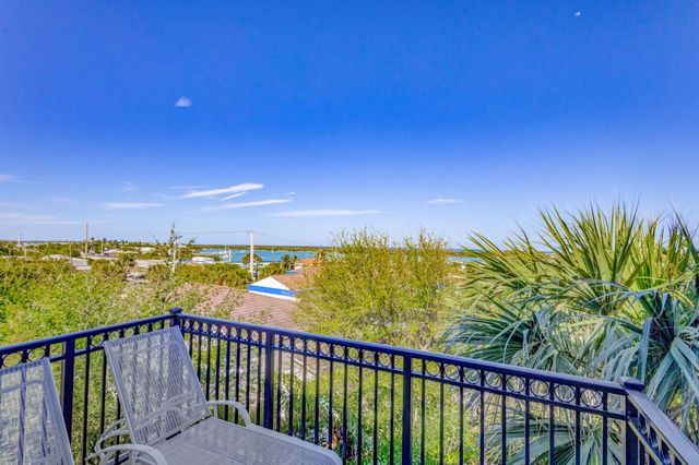 301 Del Sol Circle, Tequesta, FL 33469
