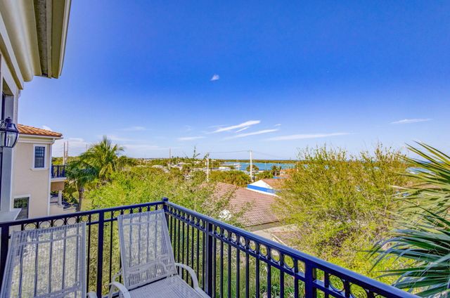 301 Del Sol Circle, Tequesta, FL 33469