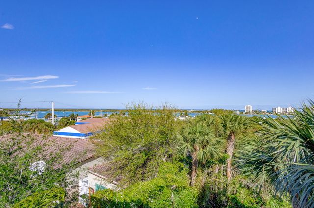 301 Del Sol Circle, Tequesta, FL 33469