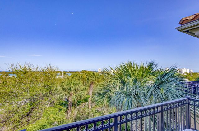 301 Del Sol Circle, Tequesta, FL 33469