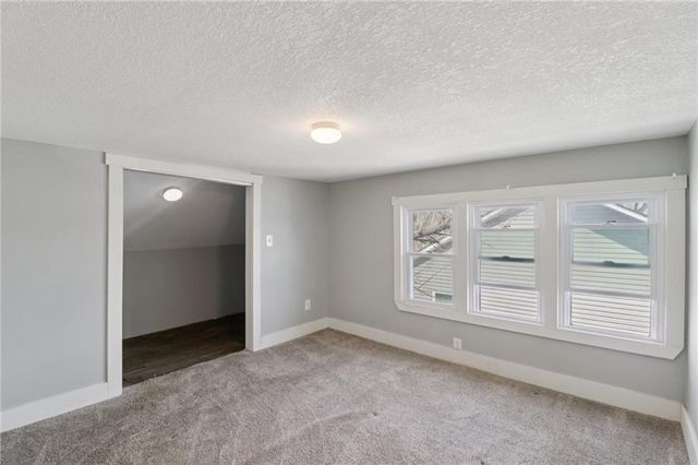 116 W 3rd Street, Tonganoxie, KS 66086