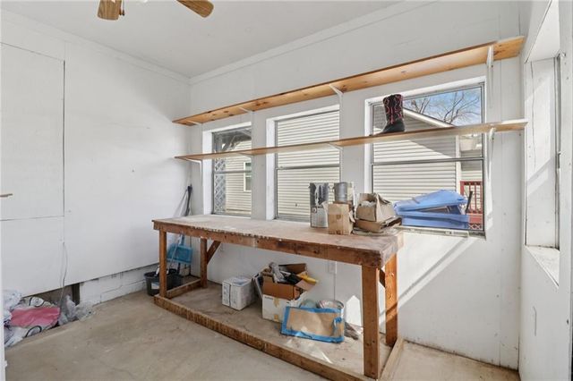 116 W 3rd Street, Tonganoxie, KS 66086