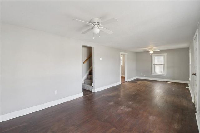 116 W 3rd Street, Tonganoxie, KS 66086