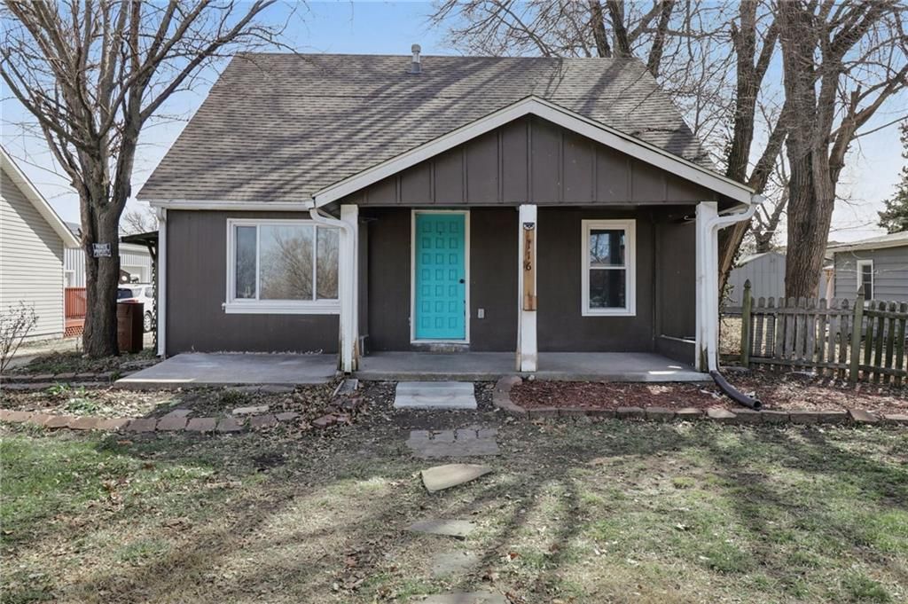 116 W 3rd Street, Tonganoxie, KS 66086