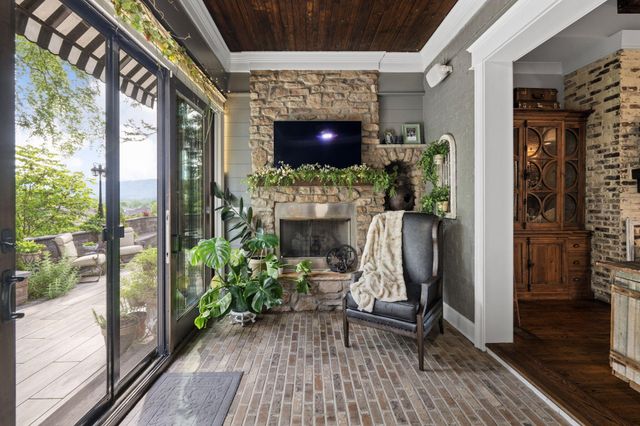7890 Lexsaturno Lane, Ooltewah, TN 37363