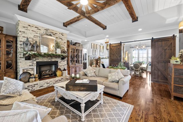 7890 Lexsaturno Lane, Ooltewah, TN 37363