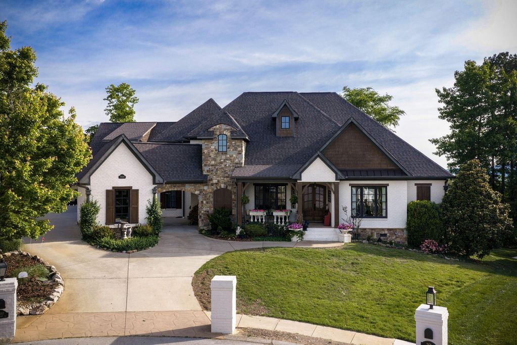 7890 Lexsaturno Lane, Ooltewah, TN 37363