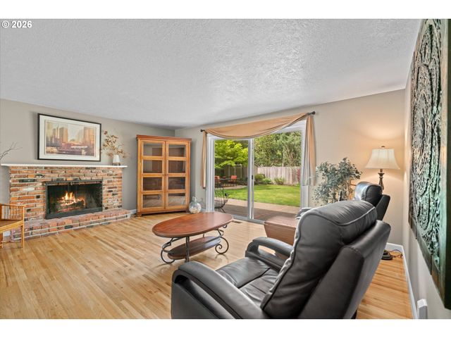 17555 DEEMAR Way, Lake Oswego, OR 97035