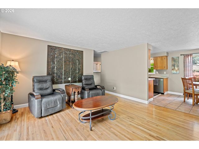 17555 DEEMAR Way, Lake Oswego, OR 97035