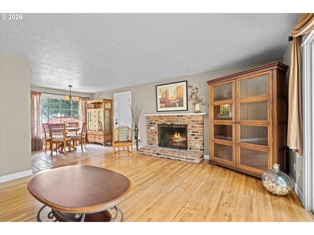 17555 DEEMAR Way, Lake Oswego, OR 97035