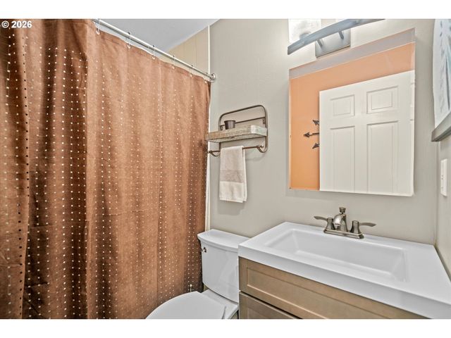 17555 DEEMAR Way, Lake Oswego, OR 97035