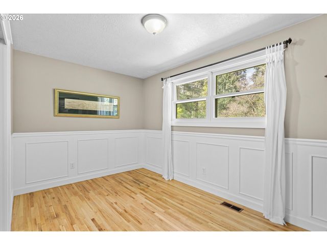 17555 DEEMAR Way, Lake Oswego, OR 97035