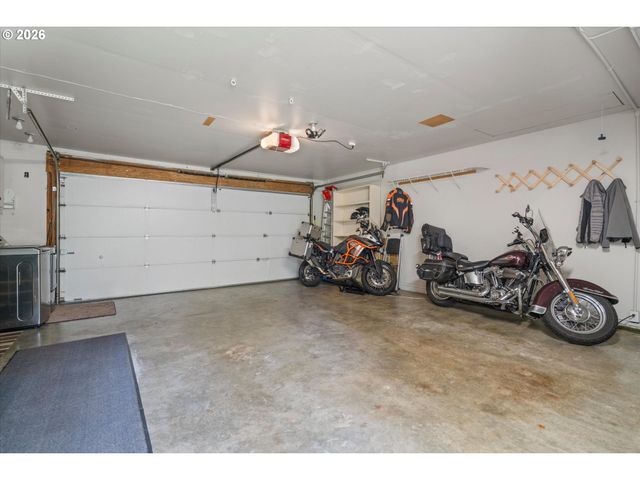 17555 DEEMAR Way, Lake Oswego, OR 97035