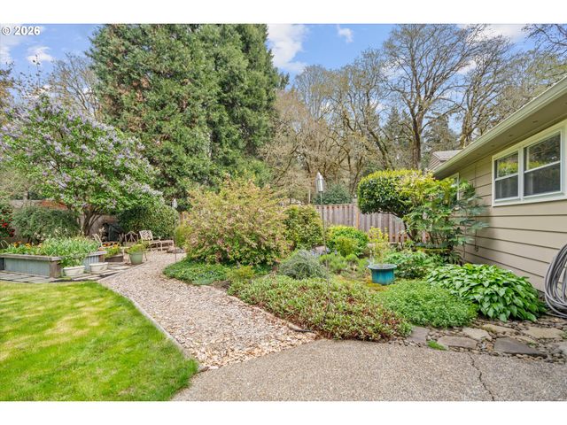 17555 DEEMAR Way, Lake Oswego, OR 97035