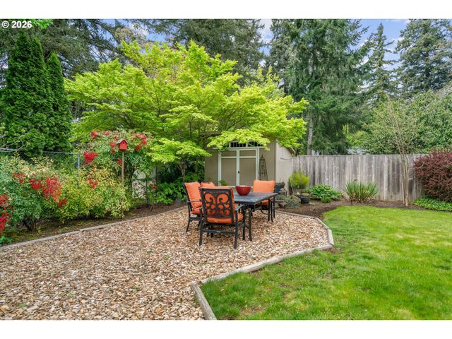 17555 DEEMAR Way, Lake Oswego, OR 97035