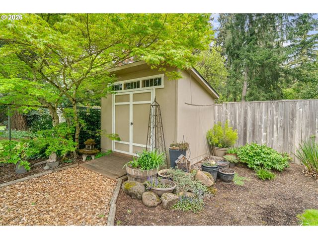 17555 DEEMAR Way, Lake Oswego, OR 97035