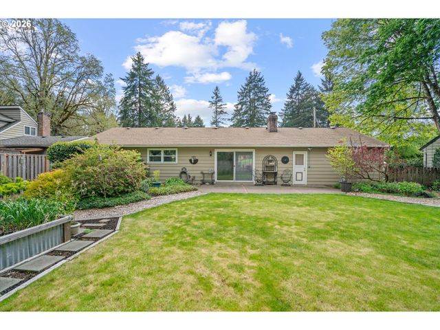 17555 DEEMAR Way, Lake Oswego, OR 97035