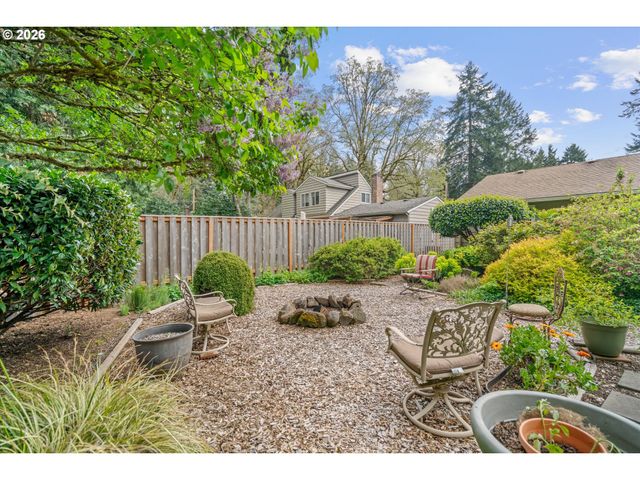 17555 DEEMAR Way, Lake Oswego, OR 97035