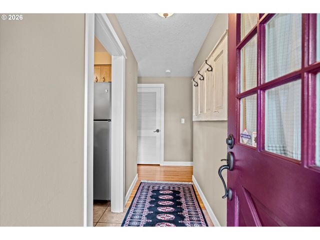 17555 DEEMAR Way, Lake Oswego, OR 97035