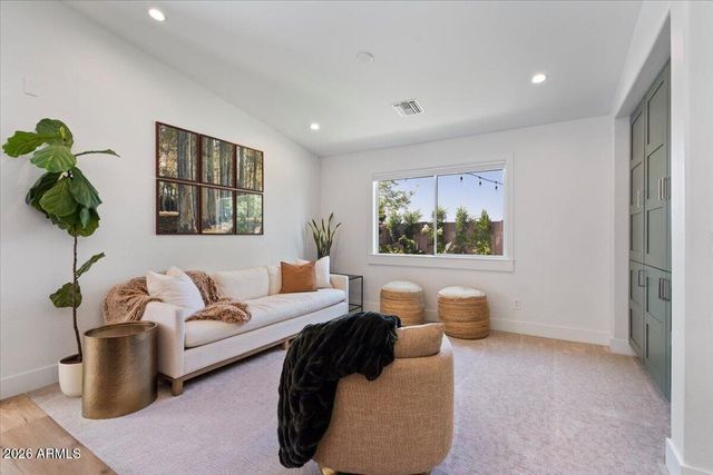 532 N FALCON Drive, Gilbert, AZ 85234