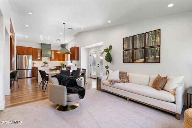 532 N FALCON Drive, Gilbert, AZ 85234