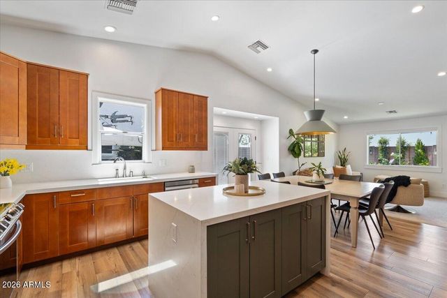 532 N FALCON Drive, Gilbert, AZ 85234